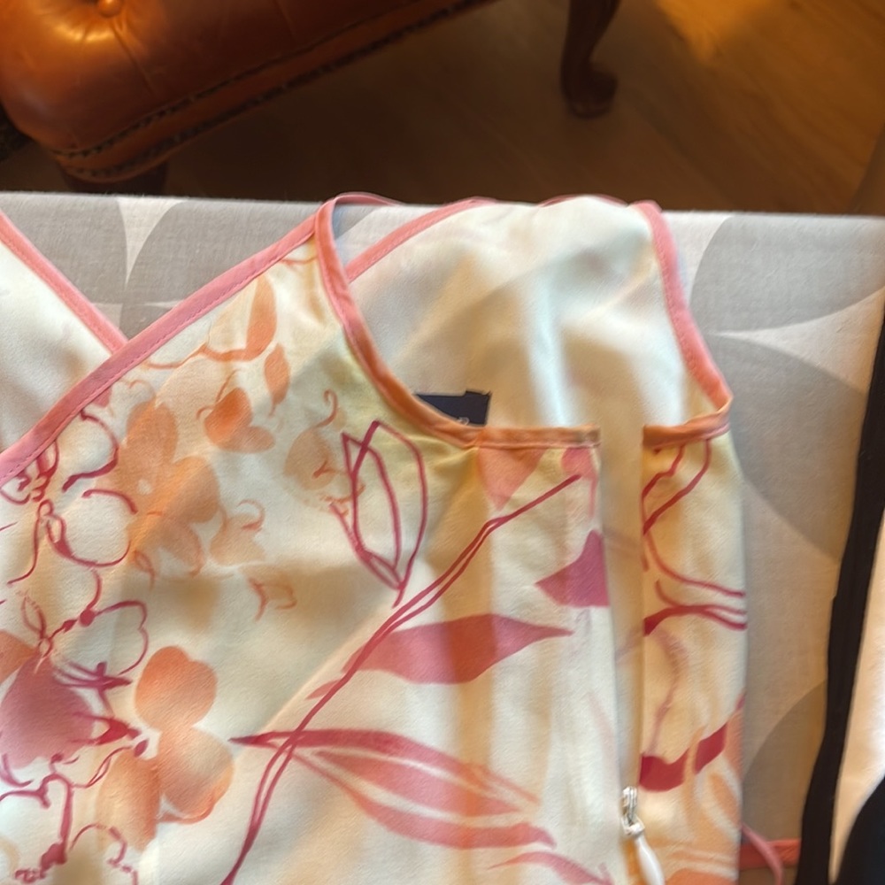 100% silk. - Picture 4 of 5